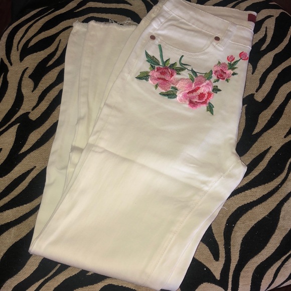 Raw Hem White Jeans with Embroidery - Picture 2 of 4